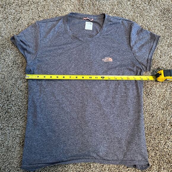 The Northface women’s XL grey workout Tshirt - Picture 5 of 8